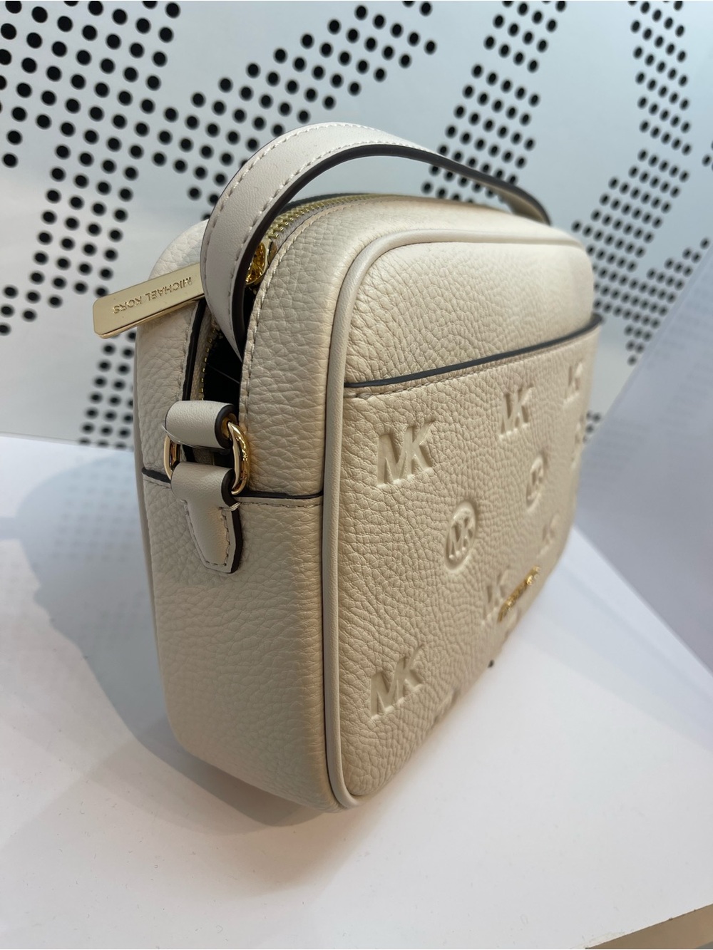 Michael Kors Jet Set Travel Large Logo Debossed EW Camera Crossbody Bag
Lt Cream - Picture 4 of 16